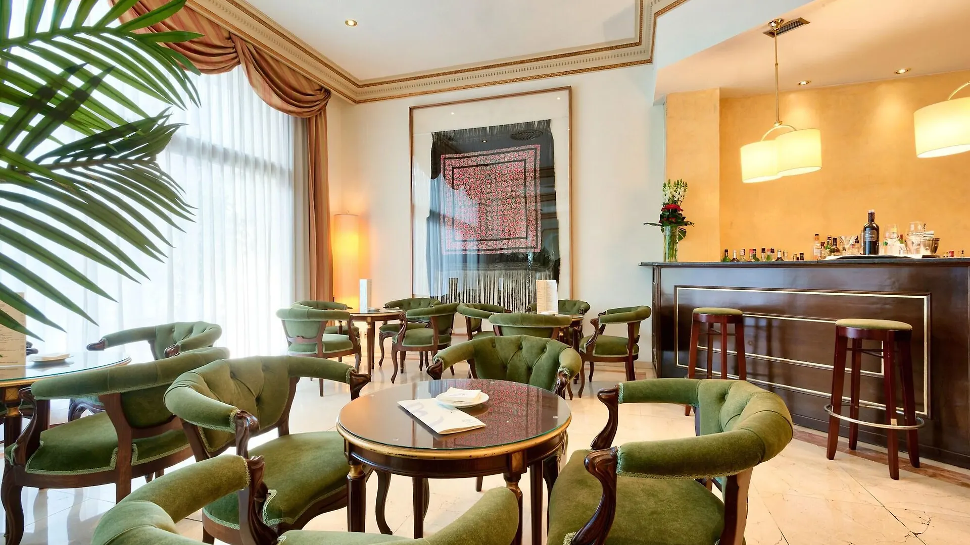 Hotel Roger De Lluria Barcelona 4*,