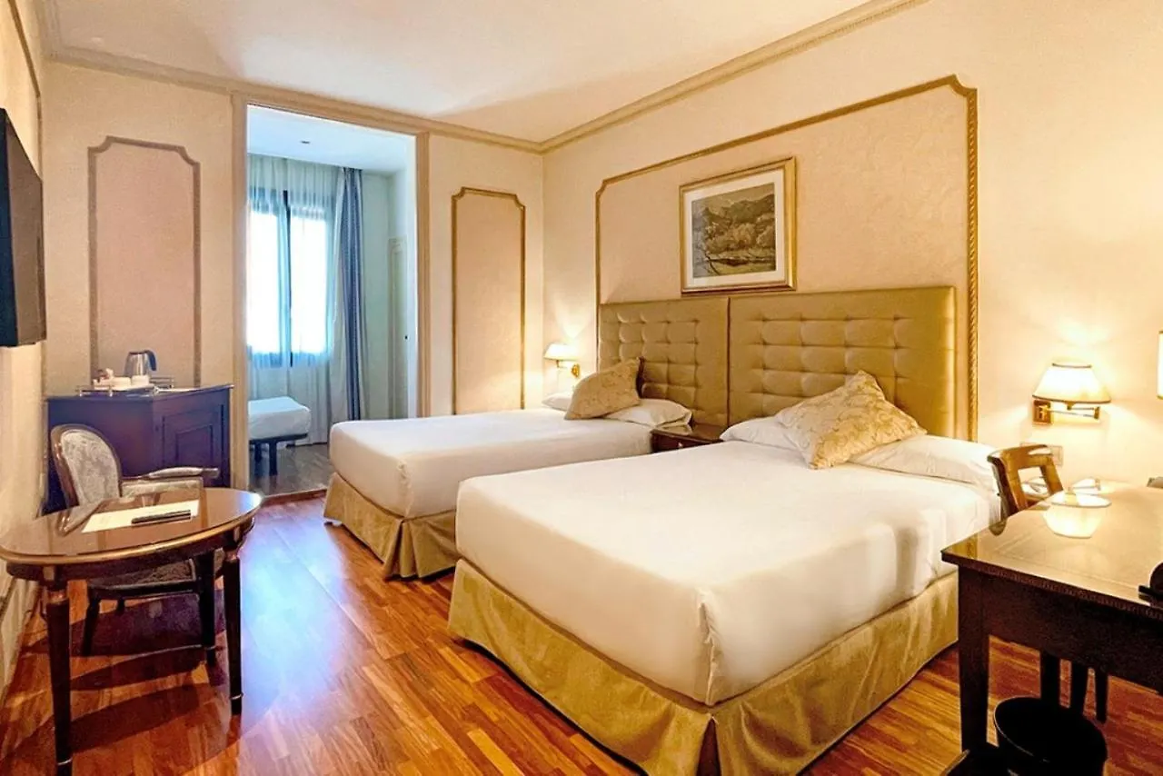 Hotel Roger De Lluria Barcelona 4*,  Spanien