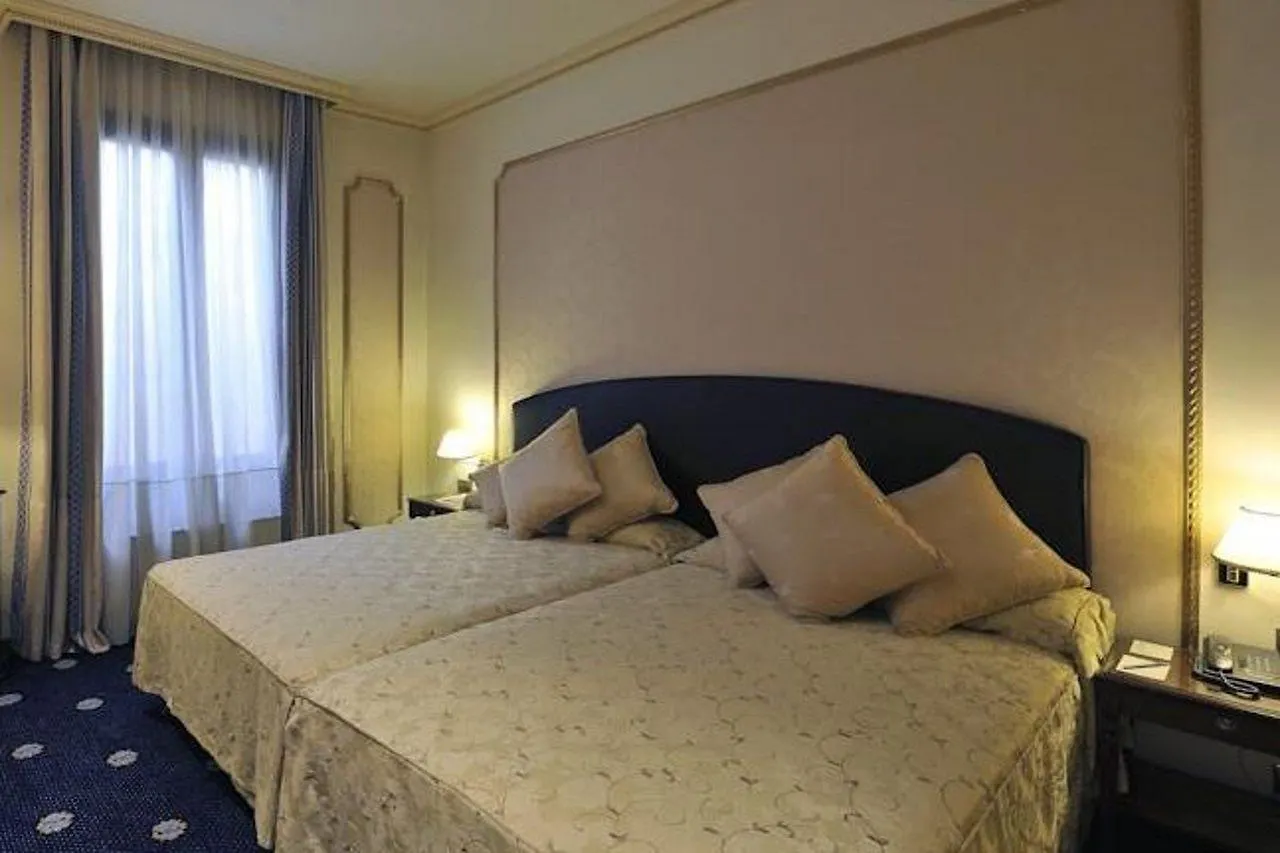 Hotel Roger De Lluria Barcelona